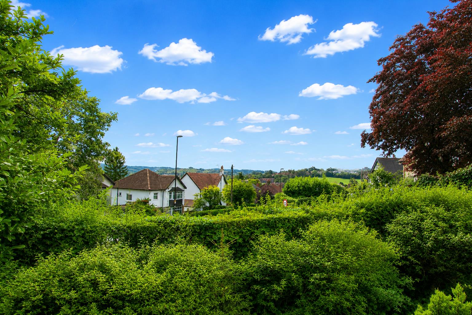 4 bed property in Woodcote Grove Road, Coulsdon